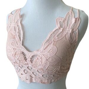 MI AMI FRANCESCAS Lace Bralette in Soft Pink
